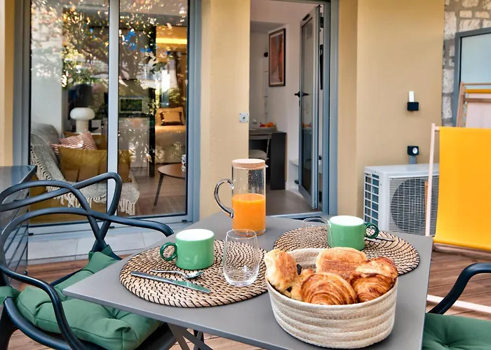Avec Grande Terrasse Yourhosthelper *